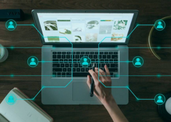 Nowe trendy w technologii informatycznej: 5 innowacji, które zmienią Twoje życie