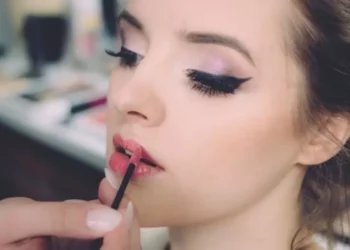 najnowsze trendy w makijażu